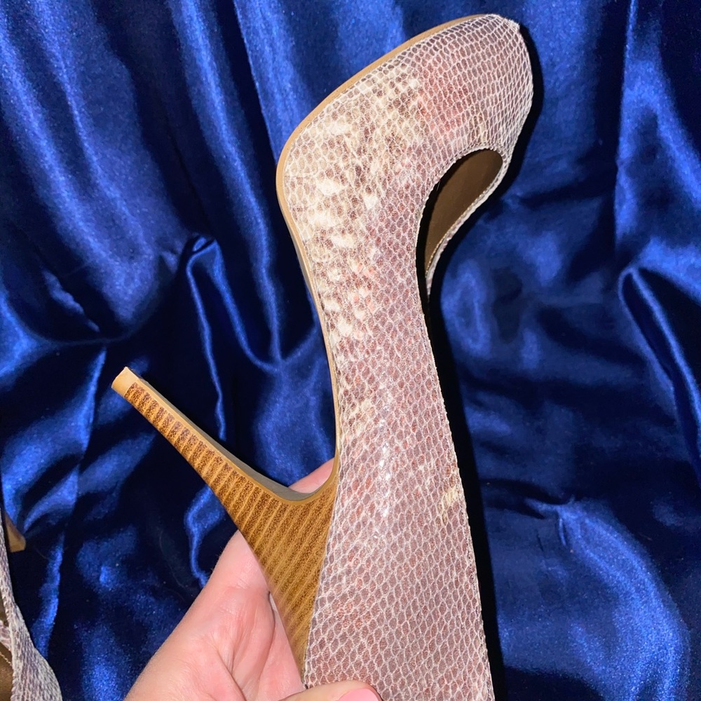 Snake skin heels size 11